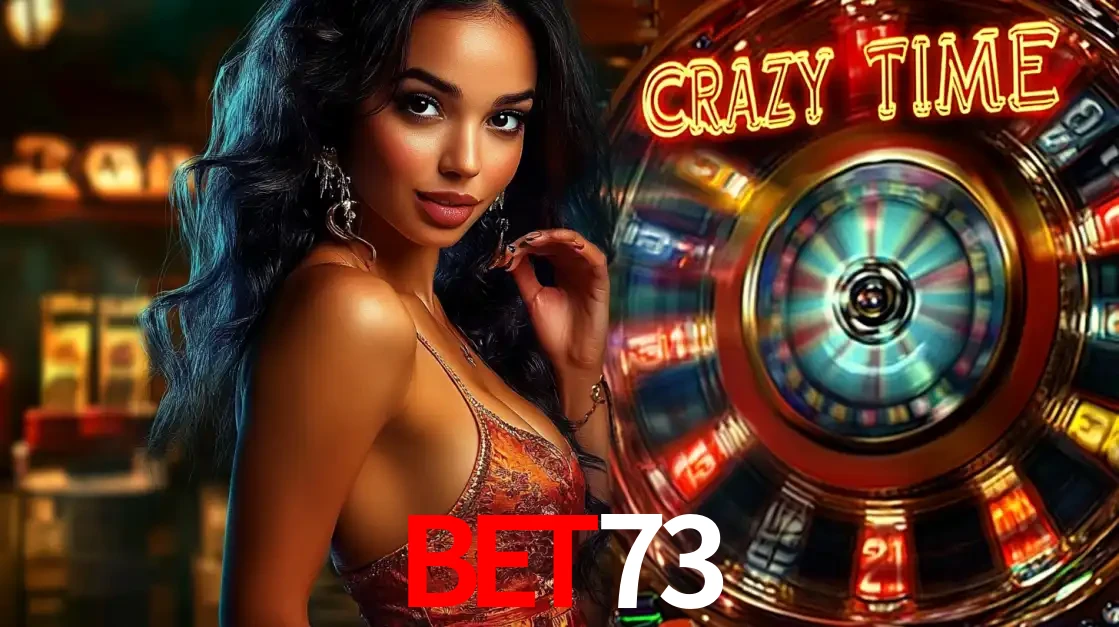 Mulher elegante ao lado da vibrante roda da fortuna do jogo de cassino ao vivo Crazy Time, um dos game shows mais populares e cheios de prêmios do BET73.